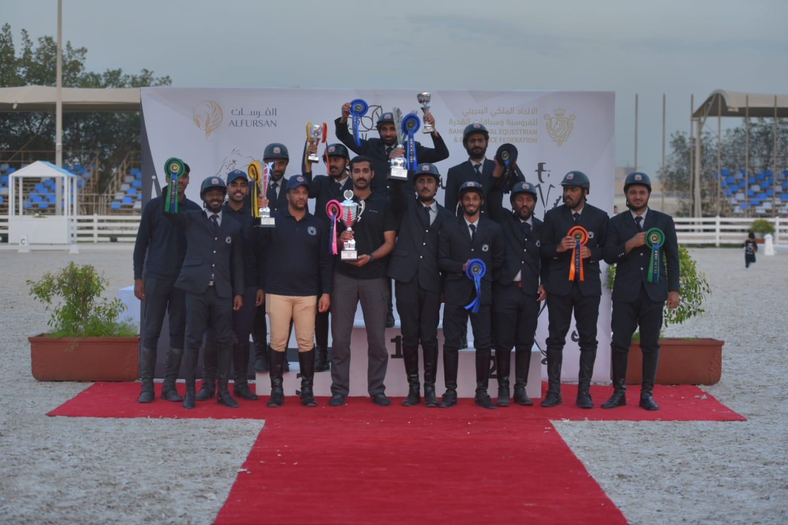 فريق شعبة الخيالة بإدارة المراسم وحماية الشخصيات بوزارة الداخلية يحقق مراكز متقدمة في بطولة الفرسان للترويض<